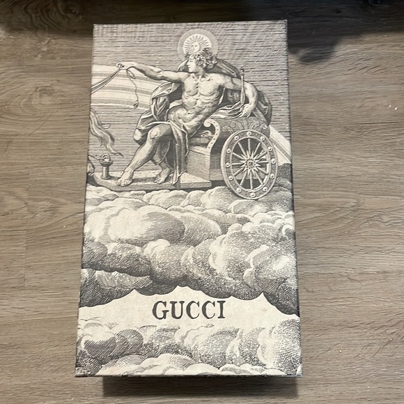 Gucci Sneakers - Picture 3 of 5